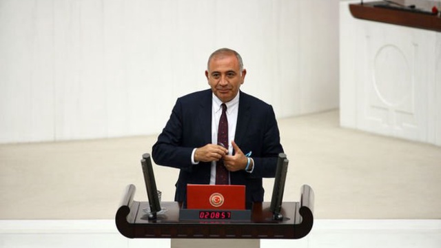 CHP'li Tekin sordu: Haydarpaşa Garı'nın taşınmazları neden Kültür Bakanlığı'na devredildi?