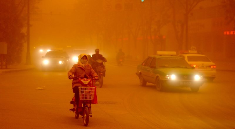 Çin’in Dunhuang Kentini Vuran Kum Fırtınası Böyle Görüntülendi