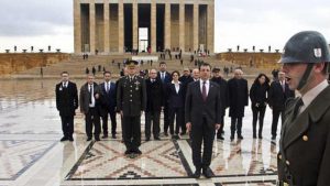 İmamoğlu 31 Mart'tan sonra özel defteri “belediye başkanı” unvanı ile imzalamıştı, Anıtkabir komutanı görevden alındı