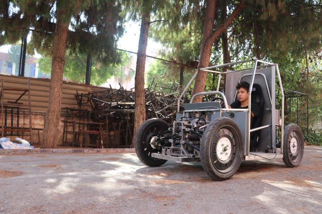 Adanalı öğrenciler, TÜBİTAK'ın elektrikli araba yarışında "Wolfmobil" ile derece hedefliyor
