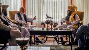 Afgan politikler, Kabil'de üst seviye Taliban önderleriyle görüştü