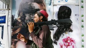 Afganistan'da Taliban'ın el koyduğu askeri teçhizatta ABD imali hangi silah ve araçlar var?
