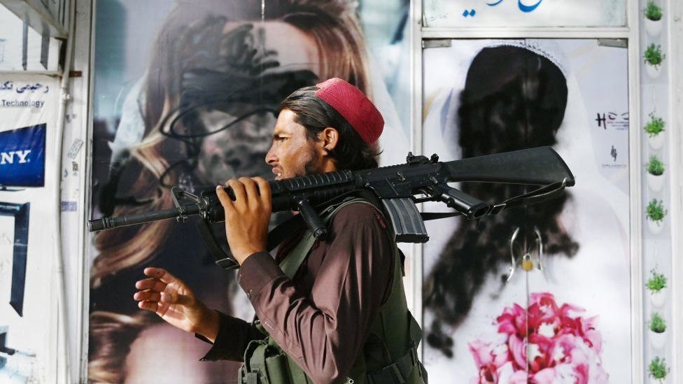 Afganistan'da Taliban'ın el koyduğu askeri teçhizatta ABD imali hangi silah ve araçlar var? Afganistan'da Taliban'ın el koyduğu askeri teçhizatta ABD imali hangi silah ve araçlar var?