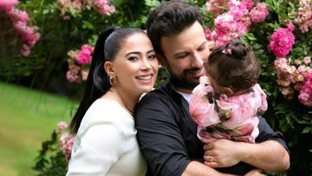 Ailesine sarıldığı bir pozu paylaşan Tarkan'dan dikkat çeken not: İnsanlığın çivisi çıktı, sevgiye sarılma vakti