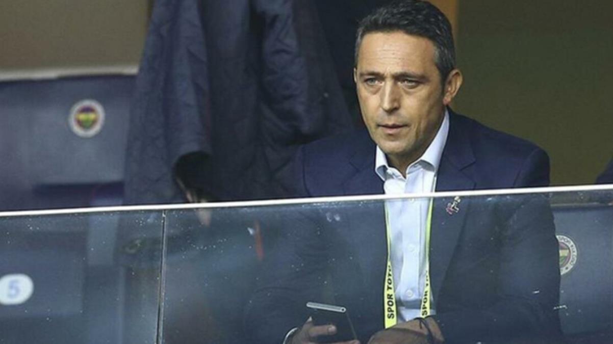 Ali Koç'tan fırça! Samatta'ya reaksiyon gösteren taraftarı güvenliklerle yanına getirtti Ali Koç'tan fırça! Samatta'ya reaksiyon gösteren taraftarı güvenliklerle yanına getirtti