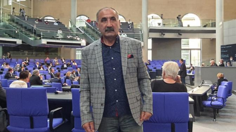 Almanya'da hamallıktan federal milletvekilliğine: Zeki Gökhan’ın kıssası Almanya'da hamallıktan federal milletvekilliğine: Zeki Gökhan’ın kıssası