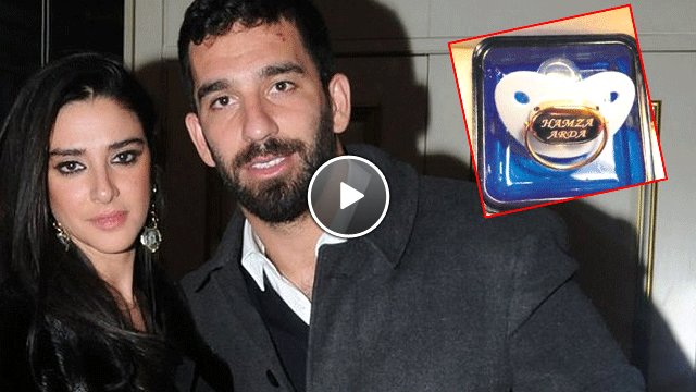 Arda Turan'ın Oğluna Gümüş Çatal ve Kaşık Armağanı Arda Turan'ın Oğluna Gümüş Çatal ve Kaşık Armağanı