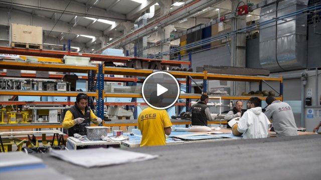 Avrupalı Askeri "Türk Miğferi" Koruyor