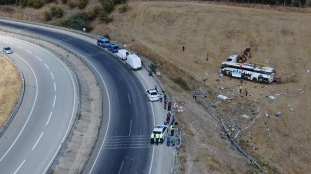 Balıkesir'deki Otobüs Kazasında Dikkat Çeken Detay! Ağır Yara Almayan Tek Yolcunun Emniyet Kemeri Takılıymış Balıkesir'deki Otobüs Kazasında Dikkat Çeken Detay! Ağır Yara Almayan Tek Yolcunun Emniyet Kemeri Takılıymış
