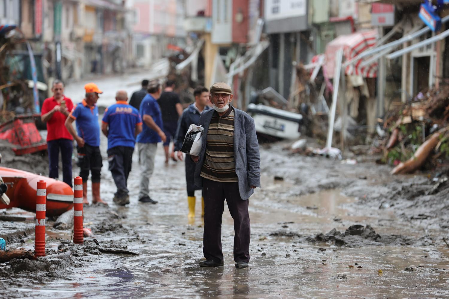 Batı Karadeniz'deki Sel Felaketinde Can Kaybı 11'e Yükseldi Batı Karadeniz'deki Sel Felaketinde Can Kaybı 11'e Yükseldi