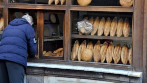 İstanbul'da 6 ilçede aşı olmayanlara fırınlarda ekmek satışı yapılmayacak
