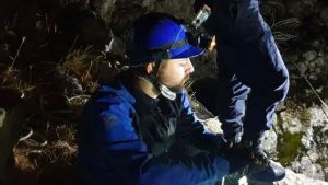 Karaman'da mağarada mahsur kalan gazeteci 8 saat sonra kurtarıldı