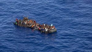 Kuzey Afrika'dan İspanya'ya gitmeye çalışan sistemsiz göçmenleri taşıyan bot battı: 39 meyyit