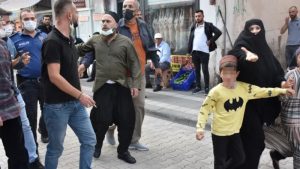 Sivas'taki taarruz teşebbüsü için "protesto" diyen Yeni Akit müellifinden Akşener'e: Gittiğiniz her yerde, tıpkı protestolarla karşılaşacaksınız