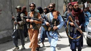 Taliban'dan bayanlara değişik davet: Konutta kalın, güçlerimiz sizinle nasıl konuşulacağını bilmiyor