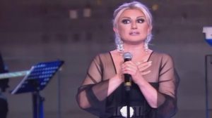 TRT Müzik'te program yapan Muazzez Ersoy mikrofon problemine isyan etti: Mobbing yapılıyorsa mutabakatım feshedilsin