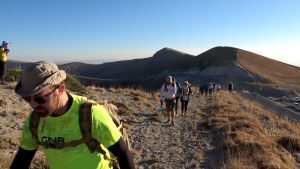 Aktivistlerden Nemrut Dağı’nda 360 derecelik farkındalık yürüyüşü