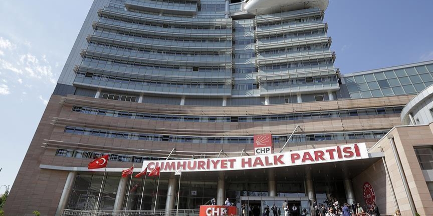 CHP Parti Meclisi: Bugün kriz kaidelerinde tekrar cumhuriyet iradesini ortaya koyma sorumluluğunu üstleniyoruz