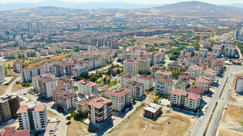 Elazığ'da zelzeleden sonra artan konut fiyatları düşmedi; birtakım bölgelerde kiralık mesken fiyatı 4 bin lirayı aştı! Elazığ'da zelzeleden sonra artan konut fiyatları düşmedi; birtakım bölgelerde kiralık mesken fiyatı 4 bin lirayı aştı!