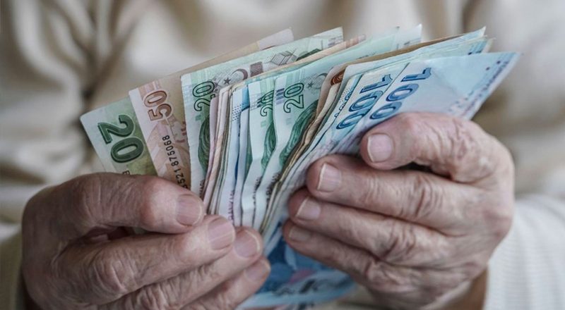 Kamu-Sen: Enflasyon yükselmeye maaşlar erimeye devam ediyor