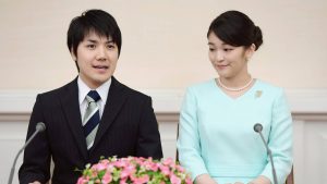 Üniversitede tanıştığı sevgilisiyle evlenmek için kraliyet unvanından vazgeçmişti; Japon Prenses Mako, 1.3 milyon dolarlık ödeneği de reddetti