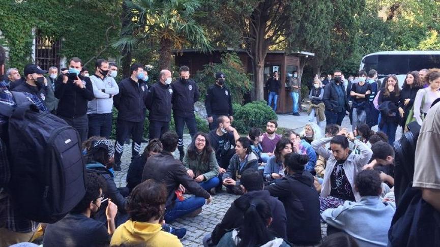 Boğaziçili öğrenciler gözaltına alındı Boğaziçili öğrenciler gözaltına alındı