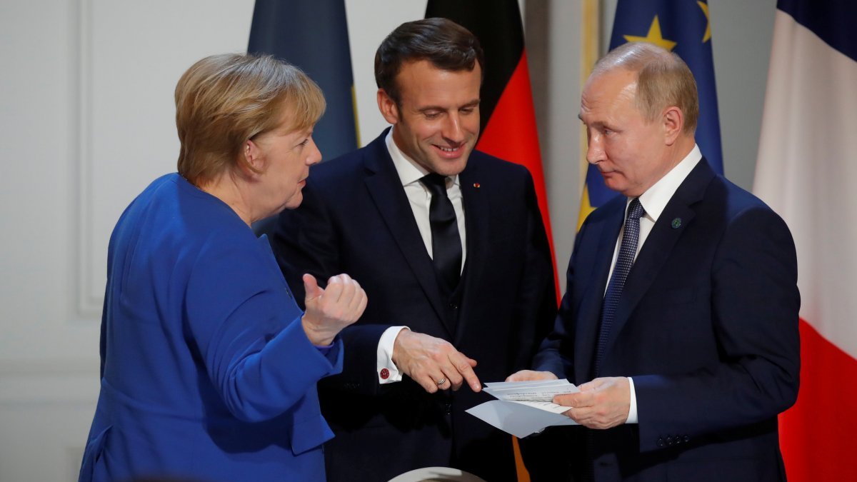 Putin, Merkel ve Macron ile Ukrayna meselesini konuştu Putin, Merkel ve Macron ile Ukrayna meselesini konuştu