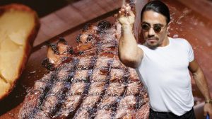 1 biftek 7.500 TL! Nusret'in yeni restoranındaki fiyatlar reaksiyon çekmeye devam ediyor