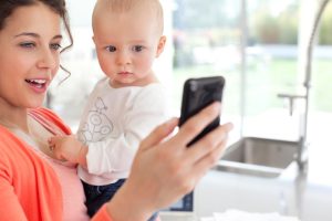2 Yaşından Evvel Çocuğunuzu Dijital Ekranlardan Uzak Tutun