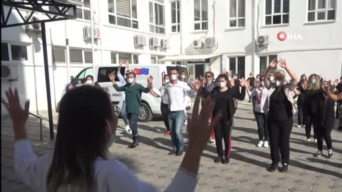 8 Eylül Dünya Fizyoterapistler Günü'nde mesaiye antrenman yaparak başladılar 8 Eylül Dünya Fizyoterapistler Günü'nde mesaiye antrenman yaparak başladılar