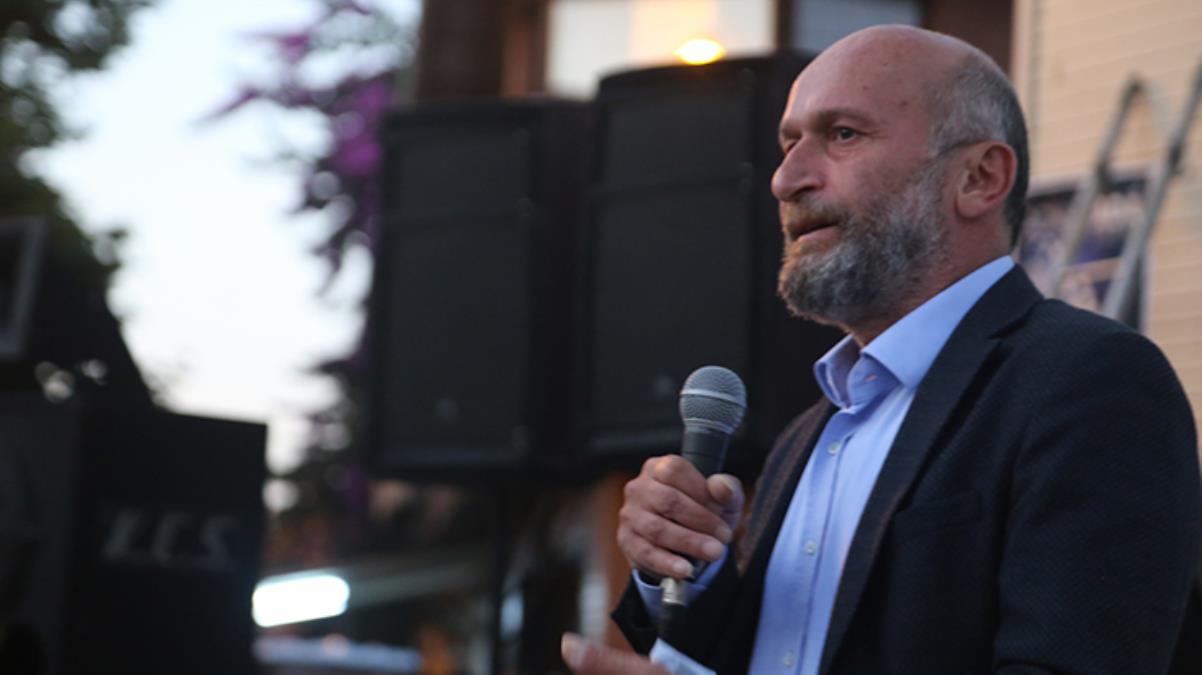 Adalar Belediye Lideri hakkında belediyenin resmi sayfasından şaşırtan yorum: Tek icraatı yemek içmek Adalar Belediye Lideri hakkında belediyenin resmi sayfasından şaşırtan yorum: Tek icraatı yemek içmek