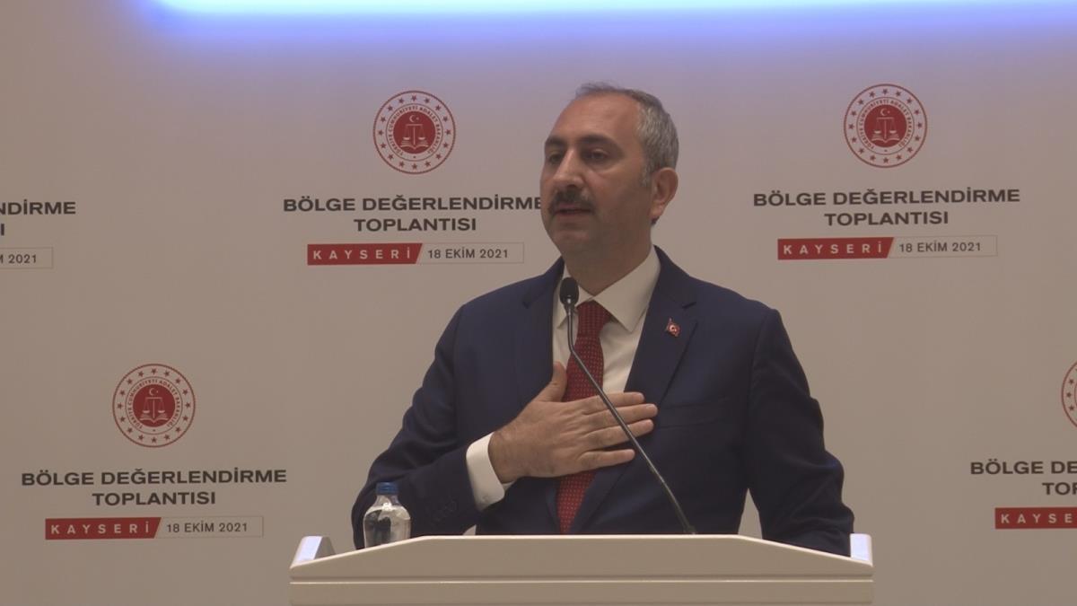 Adalet Bakanı Gül: "Yargı; milletin yargısıdır. Yargı; asla el uzatılacak bir yer değildir" Adalet Bakanı Gül: "Yargı; milletin yargısıdır. Yargı; asla el uzatılacak bir yer değildir"