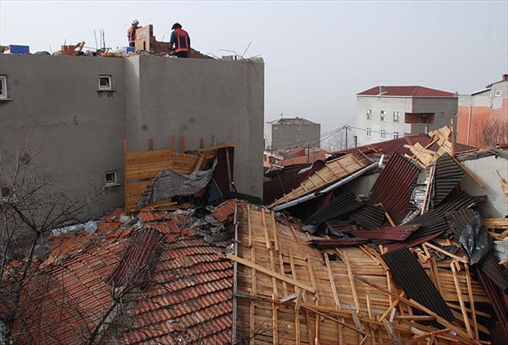 AFAD: İstanbul'da 528 çatı uçması, 839 ağaç devrilmesi yaşandı