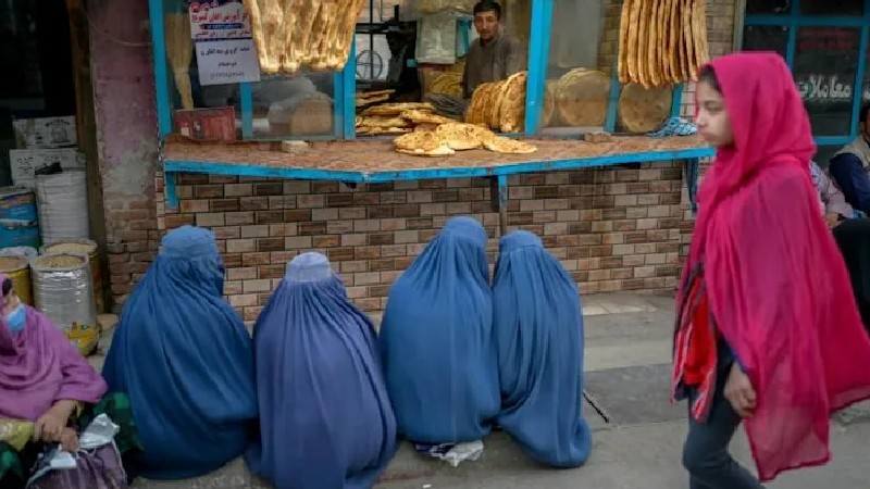 Afganistan'da yeni eğitim devrinde, kız öğrenciler ortaokula geri dönemeyecek Afganistan'da yeni eğitim devrinde, kız öğrenciler ortaokula geri dönemeyecek