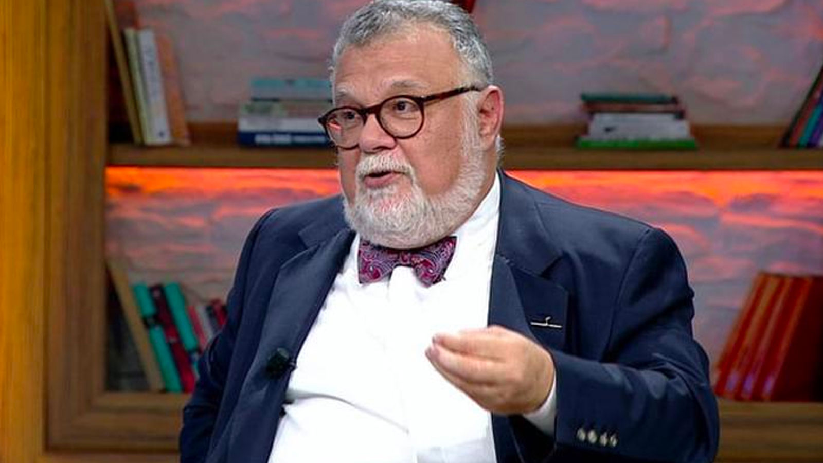 Ahmet Hakan: İTÜ, Celal Şengör'e soruşturma açmış, ballandırarak anlatım, kâfi gelmiyor mu mesela? Ahmet Hakan: İTÜ, Celal Şengör'e soruşturma açmış, ballandırarak anlatım, kâfi gelmiyor mu mesela?