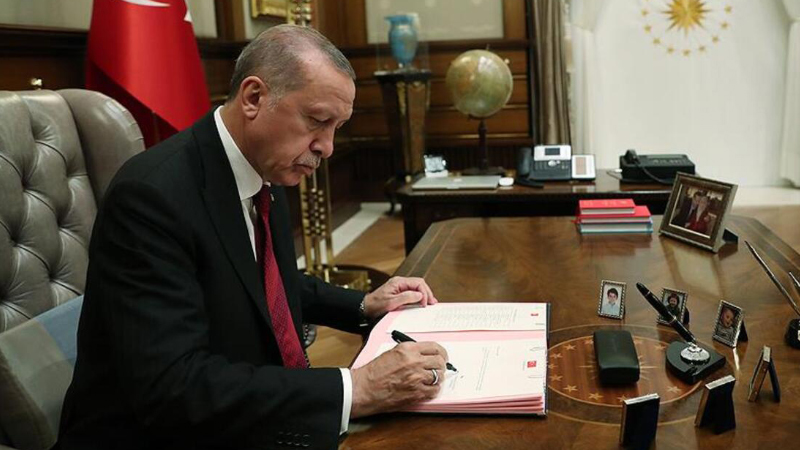 Ahmet Taşgetiren: Şu anda cumhurbaşkanının imzasına direnecek kimse yoktur; olağan ki ekonomik hayatın gerçekleri dışında