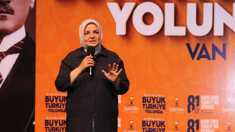 AKP Bayan Kolları Lideri Ayşe Keşir'den İstanbul Kontratı açıklaması: AK Parti bayan siyasetleri konusunda hiçbir işi tesadüfen yapmadı AKP Bayan Kolları Lideri Ayşe Keşir'den İstanbul Kontratı açıklaması: AK Parti bayan siyasetleri konusunda hiçbir işi tesadüfen yapmadı
