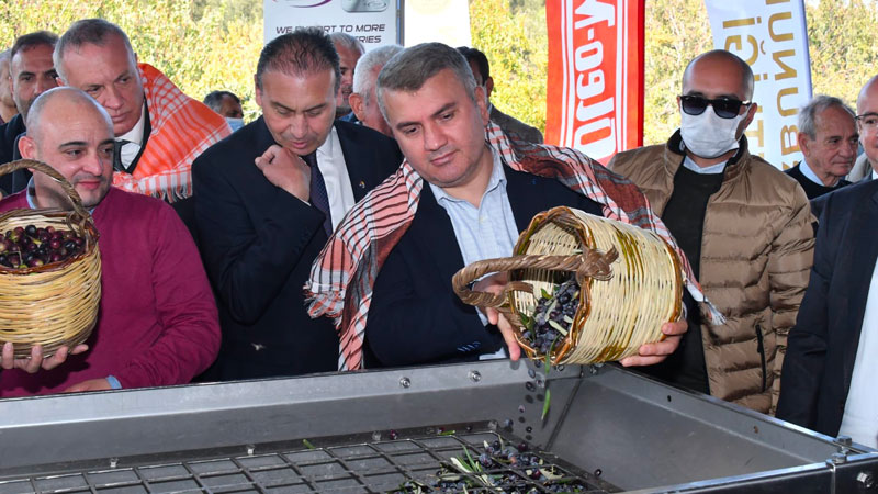 AKP’li Canbey: Zeytinyağlı yiyemem aman, diyerek bu millete yıllarca zeytinyağını yedirmediler AKP’li Canbey: Zeytinyağlı yiyemem aman, diyerek bu millete yıllarca zeytinyağını yedirmediler