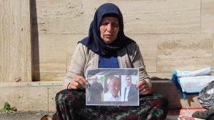 AKP'li Yıldız hakaret davası açmıştı; eşi ve iki çocuğu öldürülen Emine Şenyaşar: Yarın yargıçlara katillerin kim olduğunu soracağım