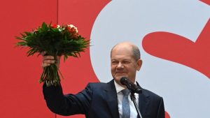 Almanya seçimleri: Olaf Scholz kimdir, Toplumsal Demokrat siyasetçi partisini nasıl seçimde birinci sıraya taşıdı?