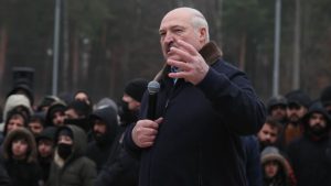 Belarus önderi Lukaşenko'dan Polonya sondaki göçmenlere: Batı'ya gitmek istiyorsanız, sizi tutmayız