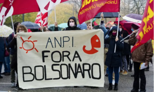 Bolsonaro, büyükbabasının doğduğu İtalyan kentine fahri vatandaşlık almaya gitti; protestocular sokağa çıktı