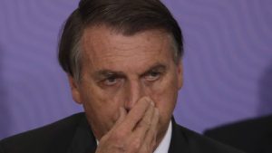 Brezilya Devlet Lideri Bolsonaro, aşısız olduğu için maça gidemedi; şikayet ederek görüntü çekti