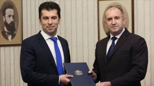 Bulgaristan Cumhurbaşkanı Radev, hükümeti kurma vazifesini Petkov'a verdi