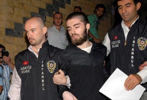 Cem Garioğlu tarafından öldürülen Münevver Karabulut'un avukatı Epözdemir: Davadan çekilmem için 3 milyon Euro teklif ettiler, tehdit ettiler