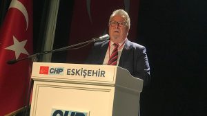 CHP Eskişehir Vilayet Lideri: 100 binden fazla paylaşım için 'Cumhurbaşkanına hakaret' davası açıldı; her dava başına 4 bin lira avukatlık fiyatı alıyorlar