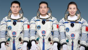 Çin, en uzun beşerli uzay vazifesi için harekete geçti