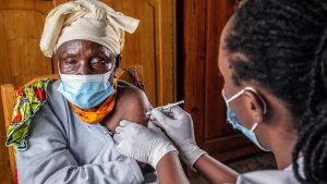 Covid aşıları: Nüfusun yüzde 10'unu aşılama gayesine hangi ülkeler ulaşamadı?