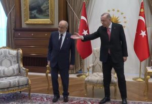 Cumhurbaşkanı Erdoğan ve Karamollaoğlu ortasındaki koltuk krizine Saadet Partisi'nden birinci reaksiyon