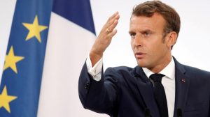 Emmanuel Macron, Fransa bayrağının rengi değiştirdi! Karar toplumsal medyada büyük reaksiyon çekti